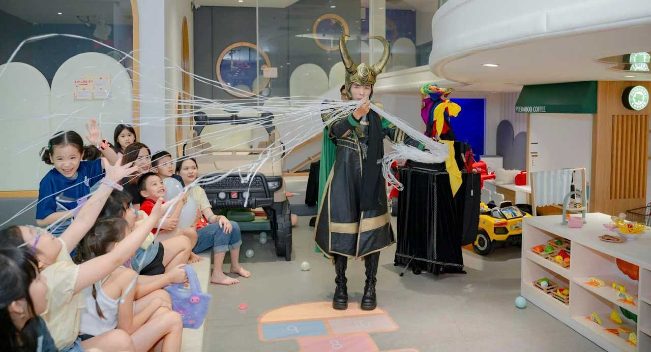 cho-thue-sieu-anh-hung-loki-tai-khu-vui-choi