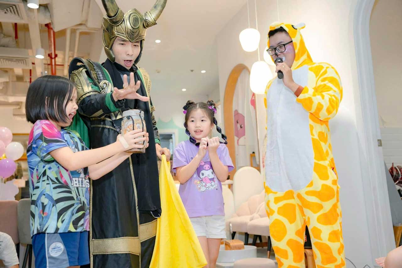 cho-thue-sieu-anh-hung-loki-sinh-nhat