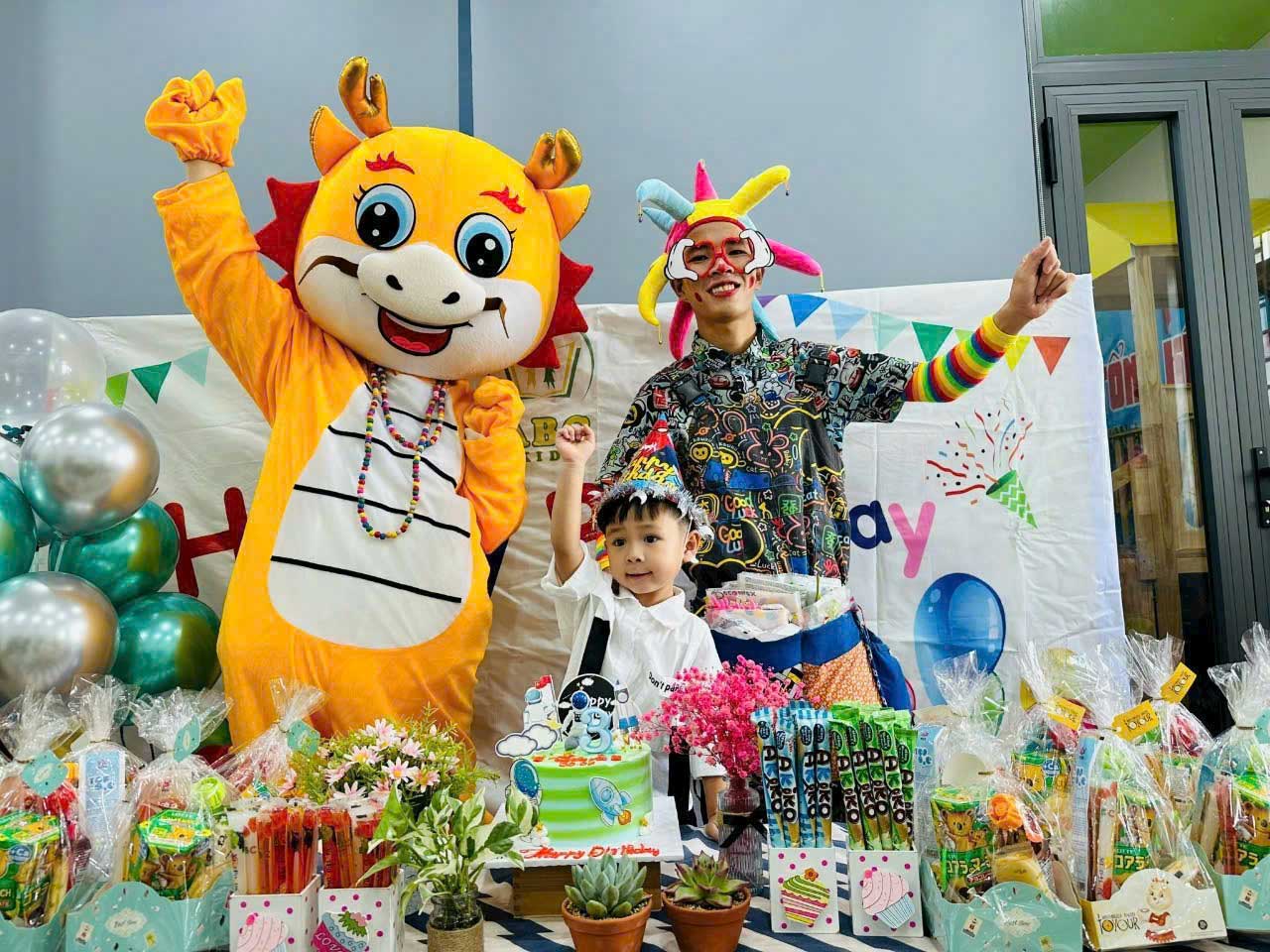 cho-thue-chu-he-mascot-thue-chu-he-tai-bien-hoa
