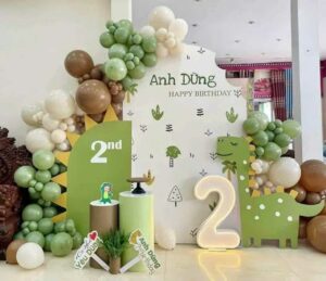 trang-tri-sinh-nhat-chu-de-khung-long